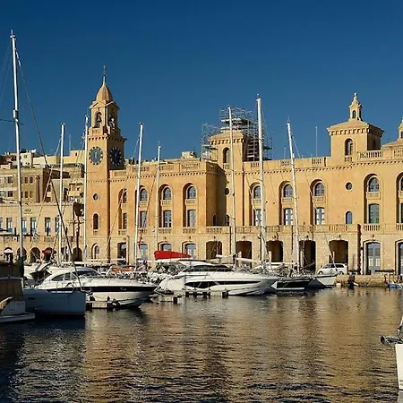 Victory In With Traditional Maltese Charm By 360 Estates *