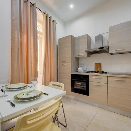 Victory In With Traditional Maltese Charm By 360 Estates 아파트 비르구