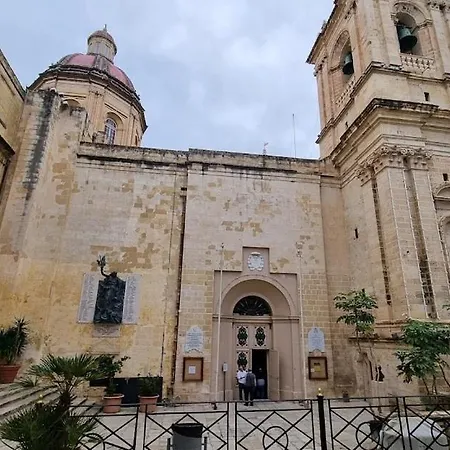 Daire Victory In With Traditional Maltese Charm By 360 Estates