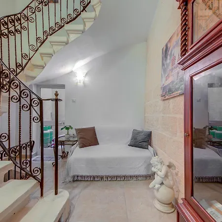 Daire Victory In With Traditional Maltese Charm By 360 Estates