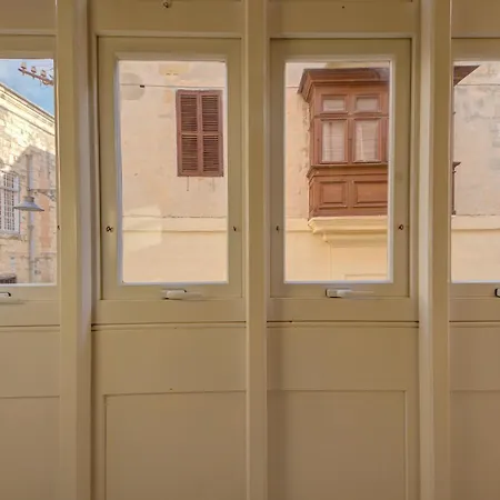 Victory In With Traditional Maltese Charm By 360 Estates Daire *