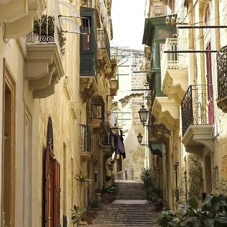 Daire Victory In With Traditional Maltese Charm By 360 Estates *