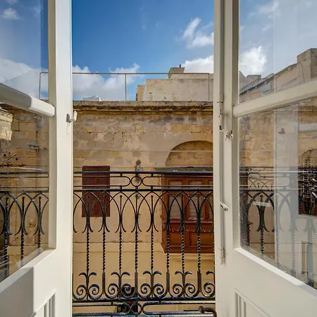 Victory In With Traditional Maltese Charm By 360 Estates * Birgu
